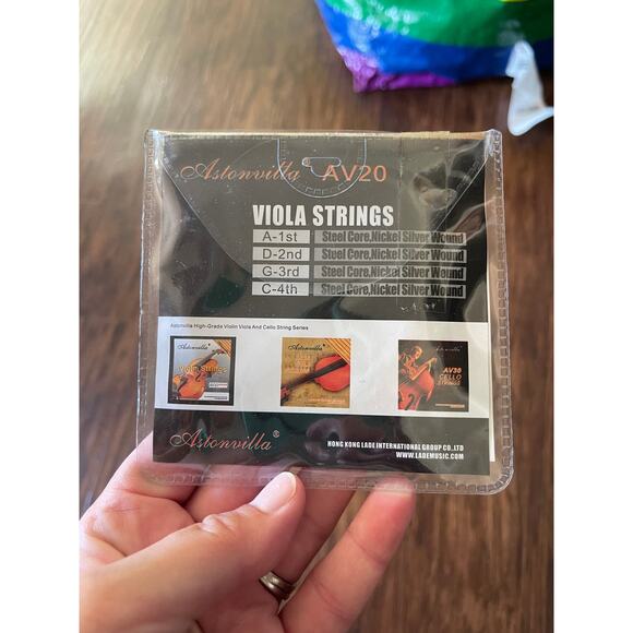 NWT Viola strings - Picture 2 of 2